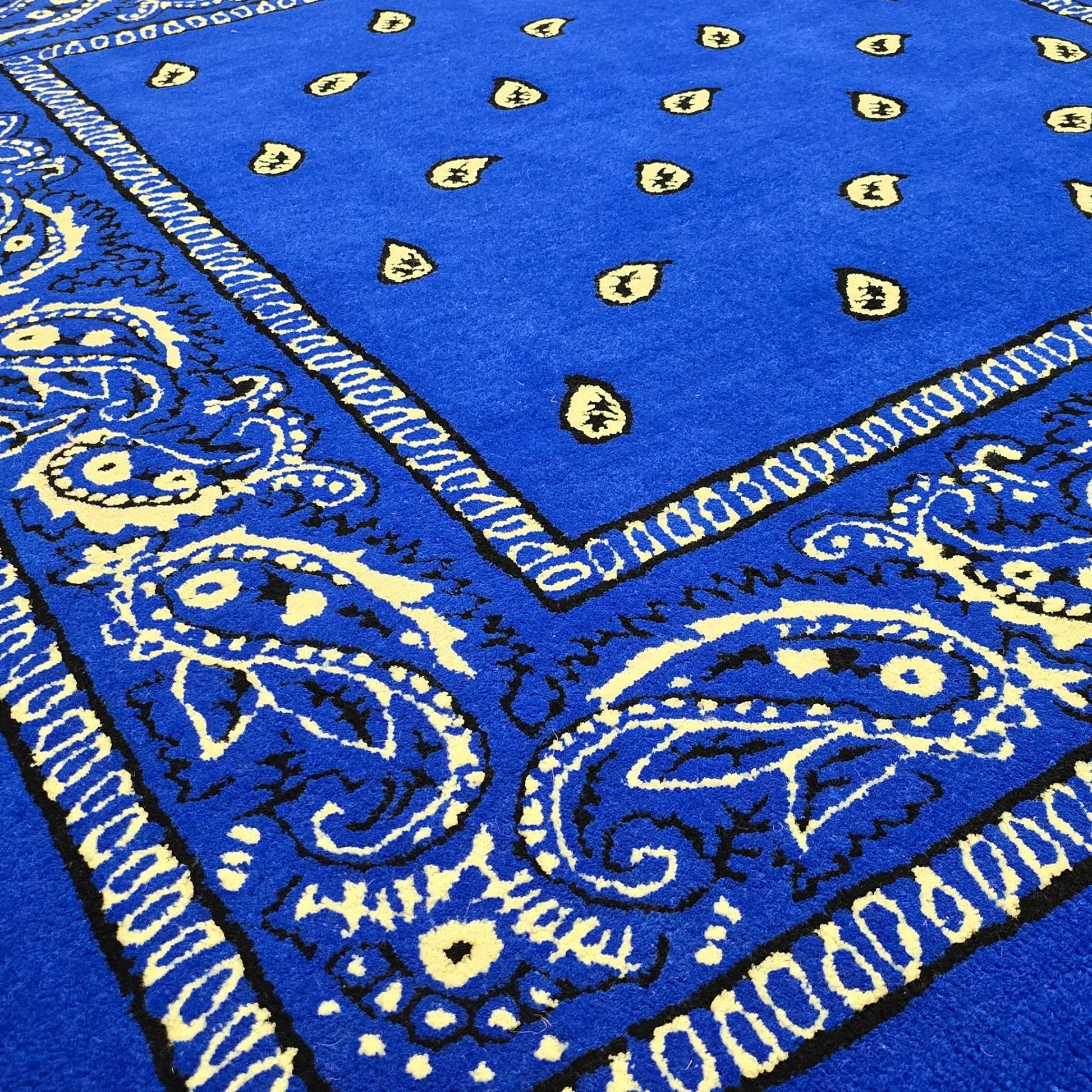 Blue Paisley Pattern Hand Tufted Rug - MyTuftedRugs.com