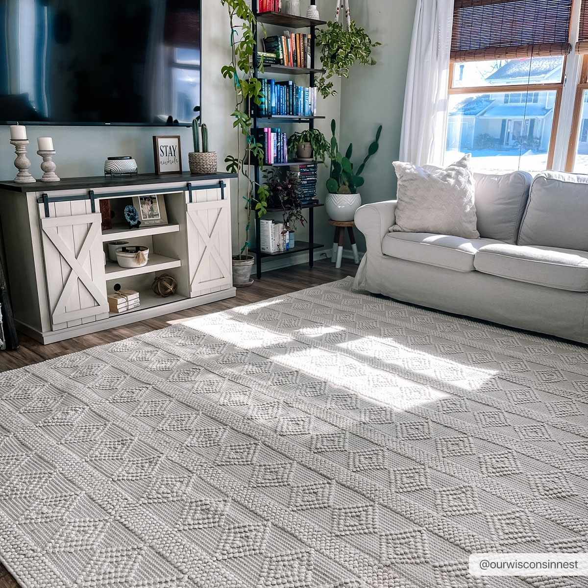 Bolinger Wool Area Rug - MyTuftedRugs.com