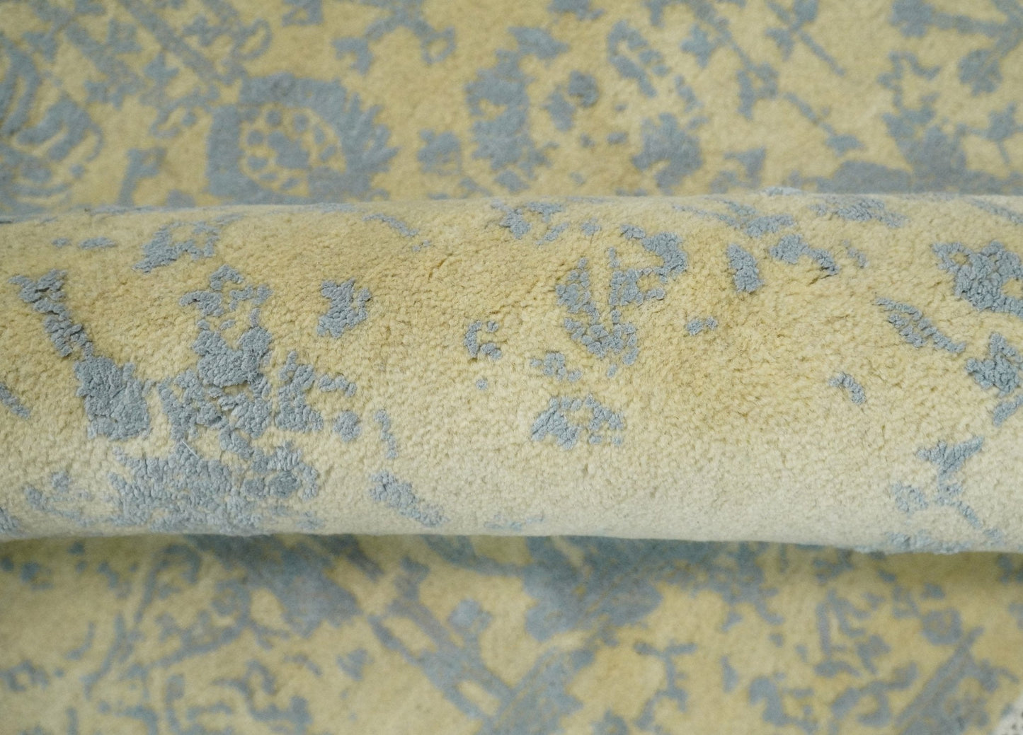 Fine Hand - Knotted Wool & Bamboo Silk Rug – Gold & Silver - MyTuftedRugs.com