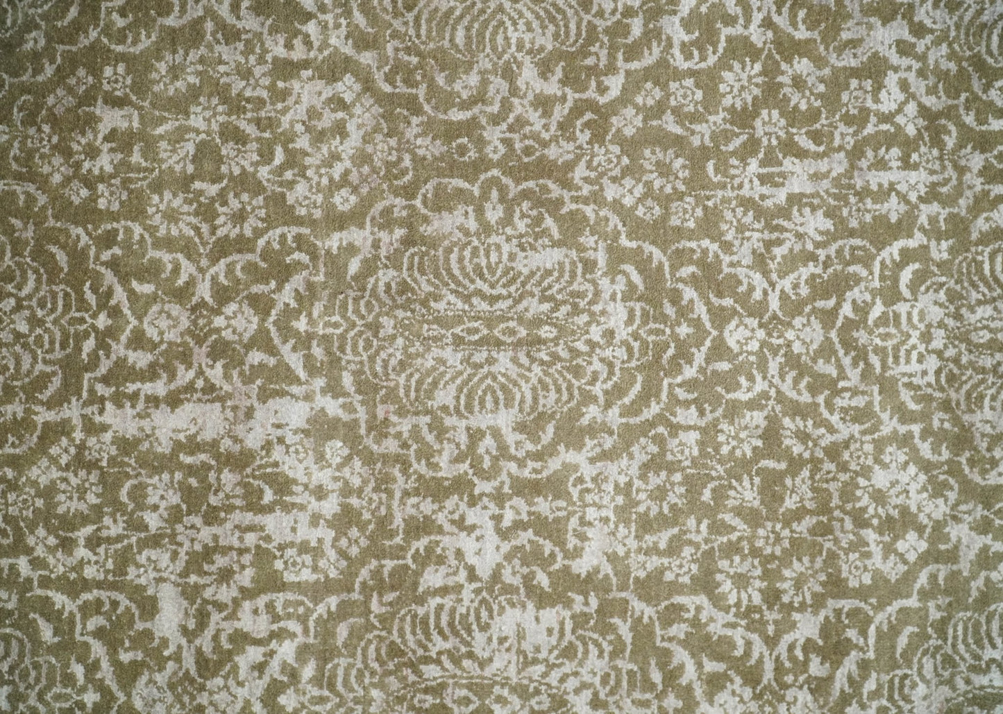 Hand - Knotted Wool and Bamboo Silk Rug Olive and Silver Traditional Design 4x6 - MyTuftedRugs.com