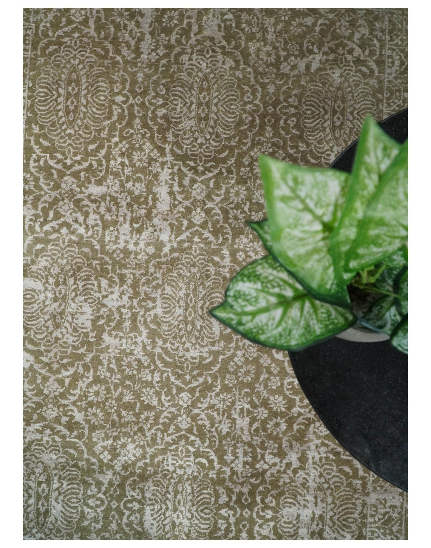 Hand - Knotted Wool and Bamboo Silk Rug Olive and Silver Traditional Design 4x6 - MyTuftedRugs.com