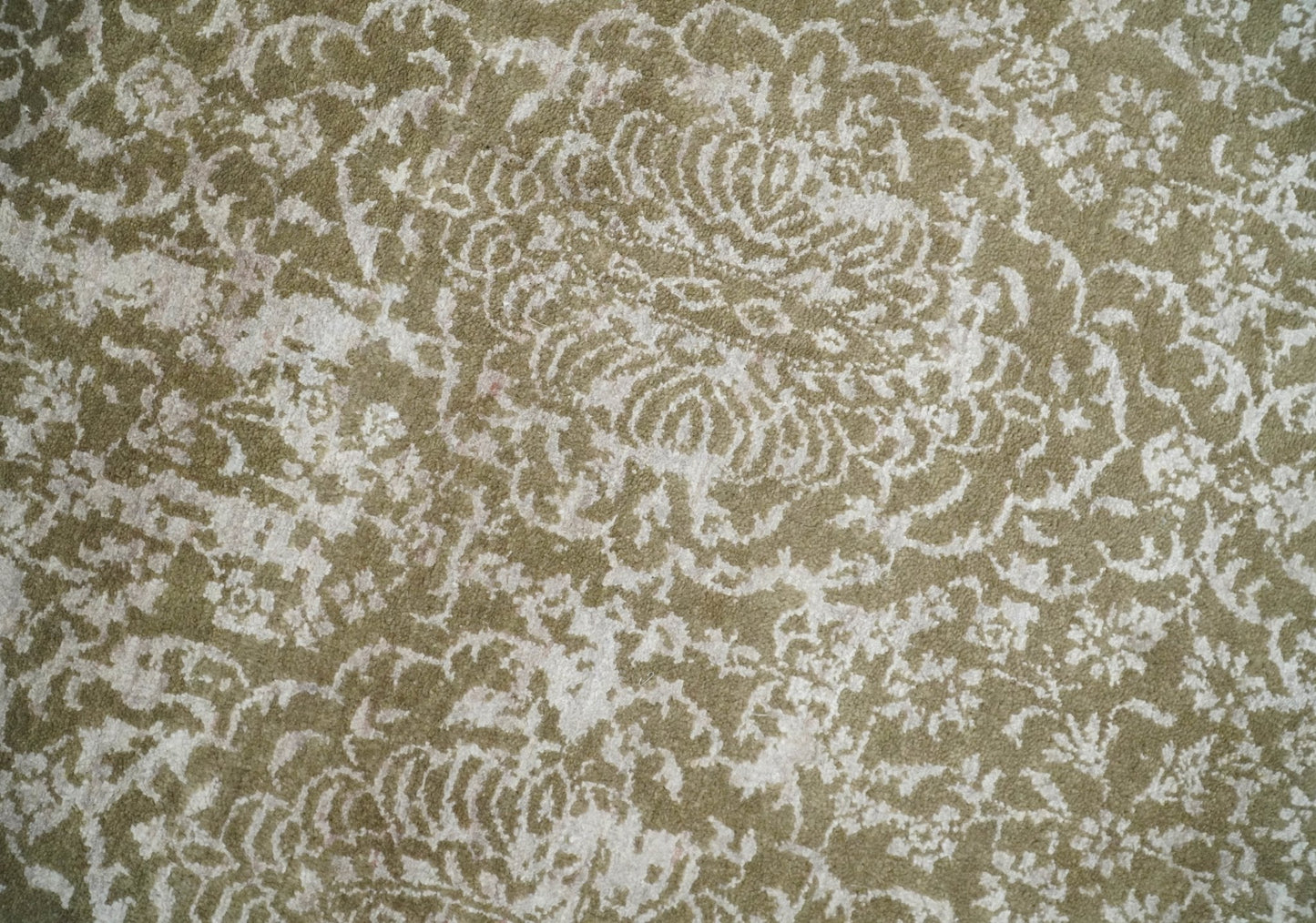 Hand - Knotted Wool and Bamboo Silk Rug Olive and Silver Traditional Design 4x6 - MyTuftedRugs.com