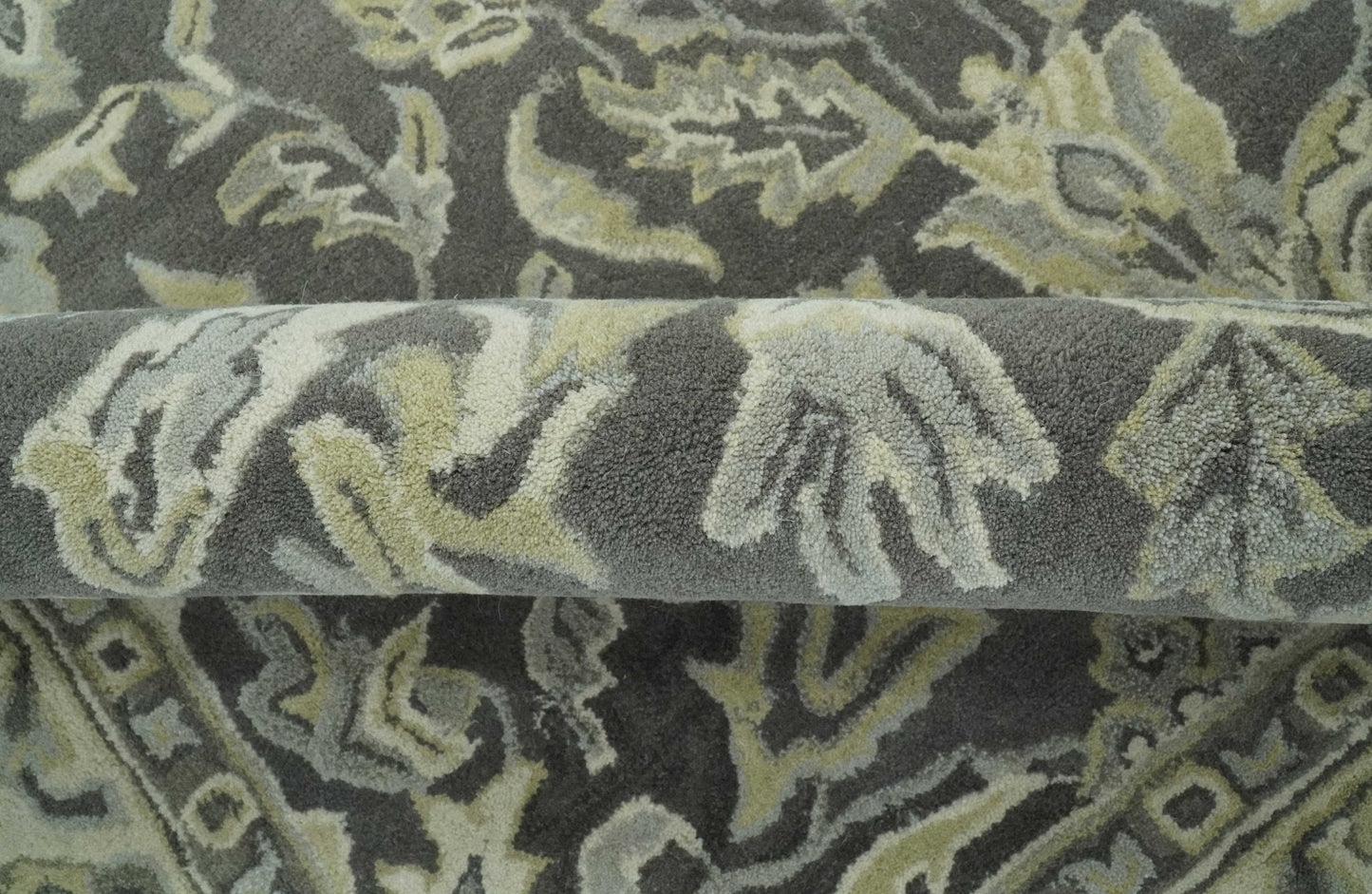 Hand - Tufted 8x10 Antique Design Rug | Charcoal & Beige Wool - MyTuftedRugs.com