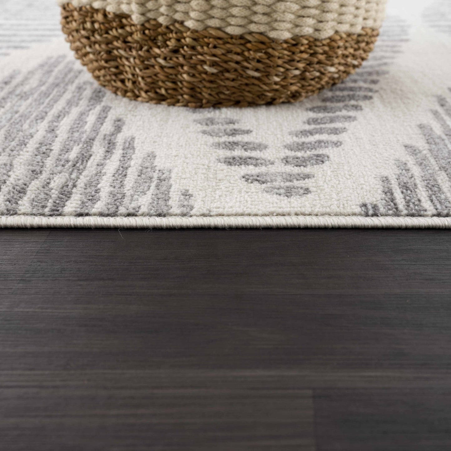 Tigrisis Ivory 2327 Area Rug - MyTuftedRugs.com