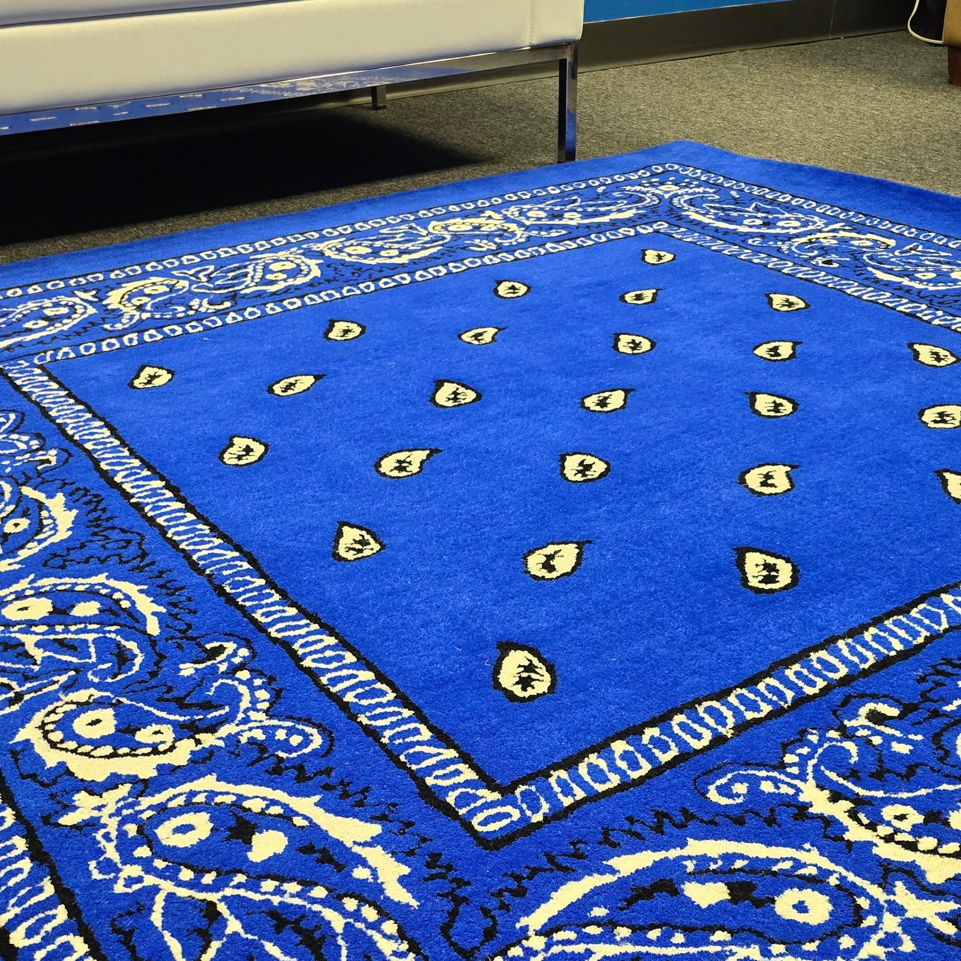 Blue Paisley Pattern Hand Tufted Rug - MyTuftedRugs.com
