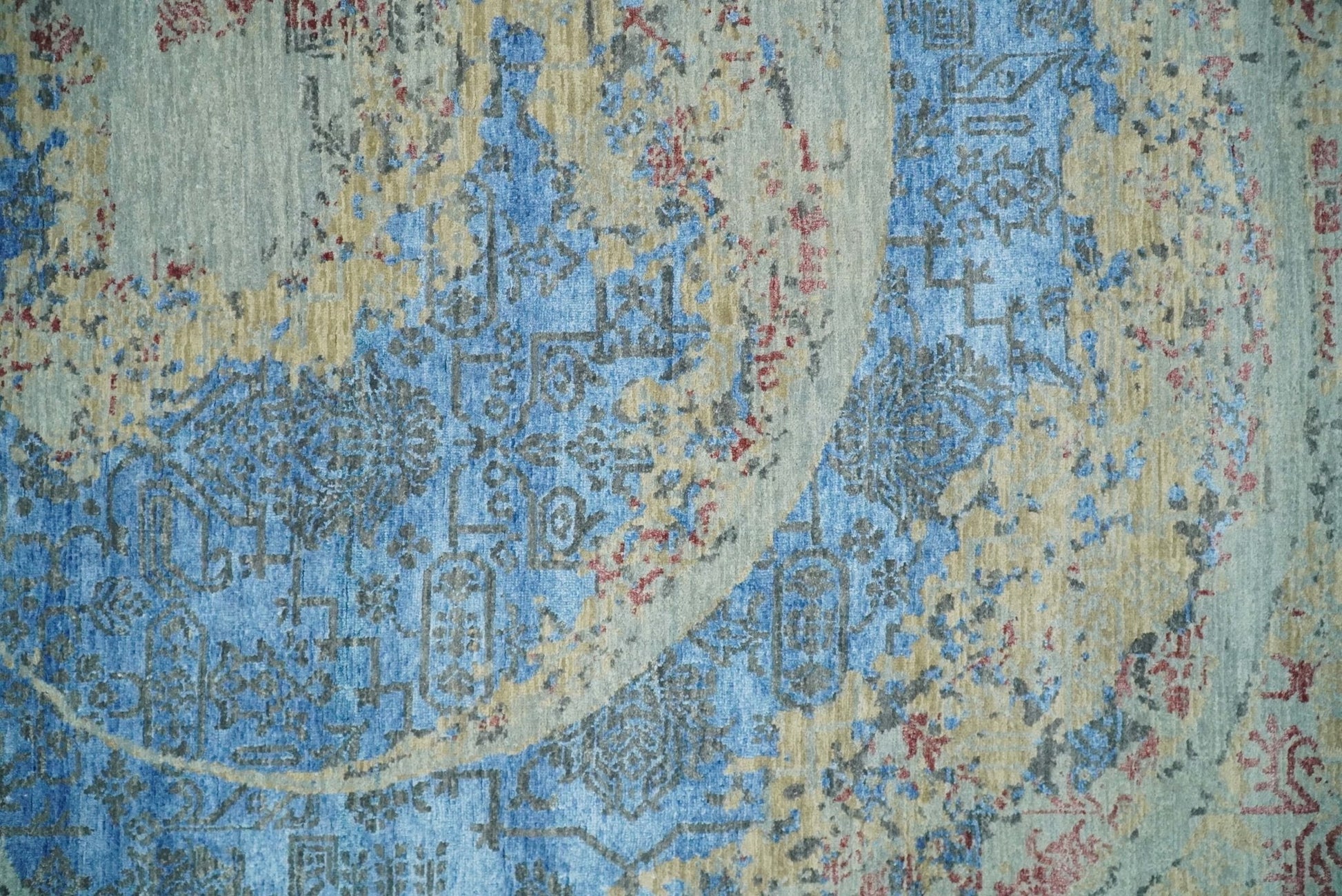 Hand - Knotted Wool and Bamboo Silk Rug Beige Pink and Blue Traditional Design 8x10 - MyTuftedRugs.com