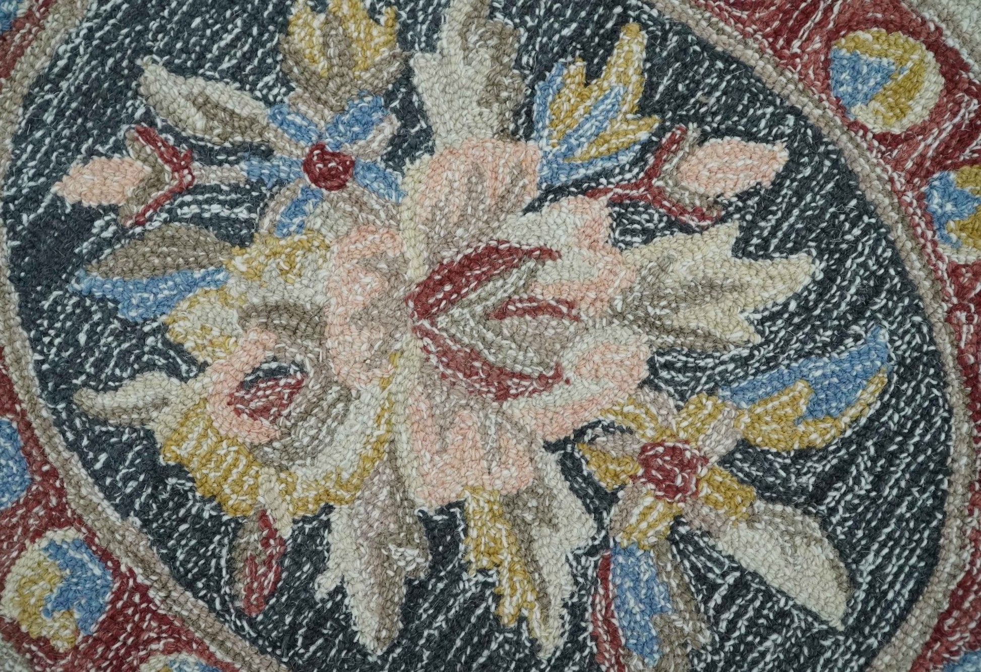 Hand - Tufted Wool Rug 8x10 – Silver & Charcoal Aubusson Design - MyTuftedRugs.com