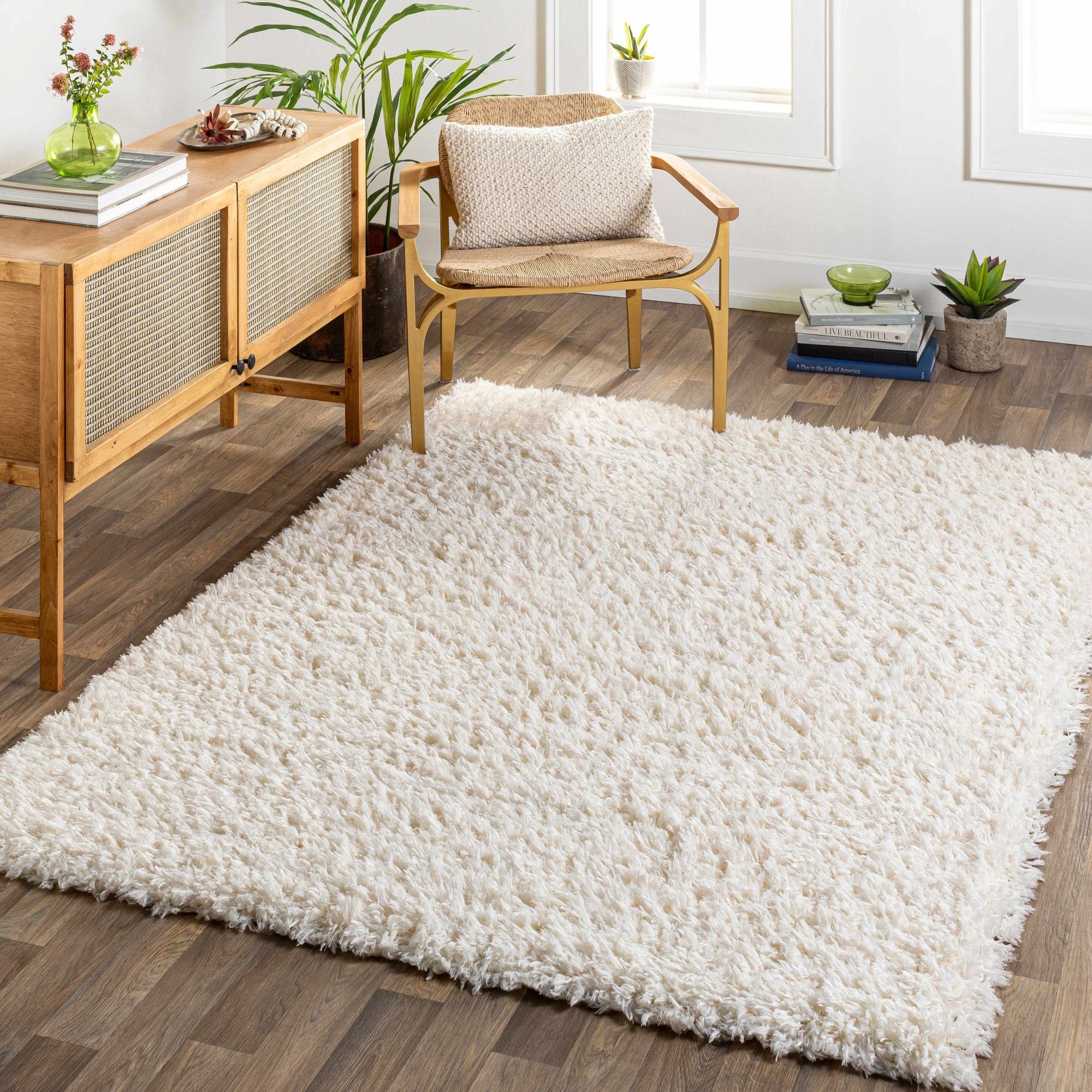Siari Solid Cream Plush Rug - MyTuftedRugs.com