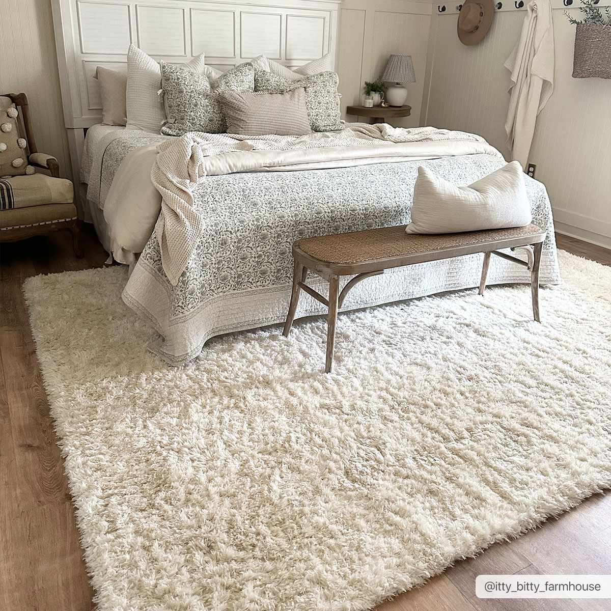 Siari Solid Cream Plush Rug - MyTuftedRugs.com